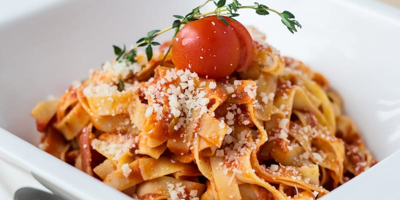 TAGLIATELLE BOLOGNESE