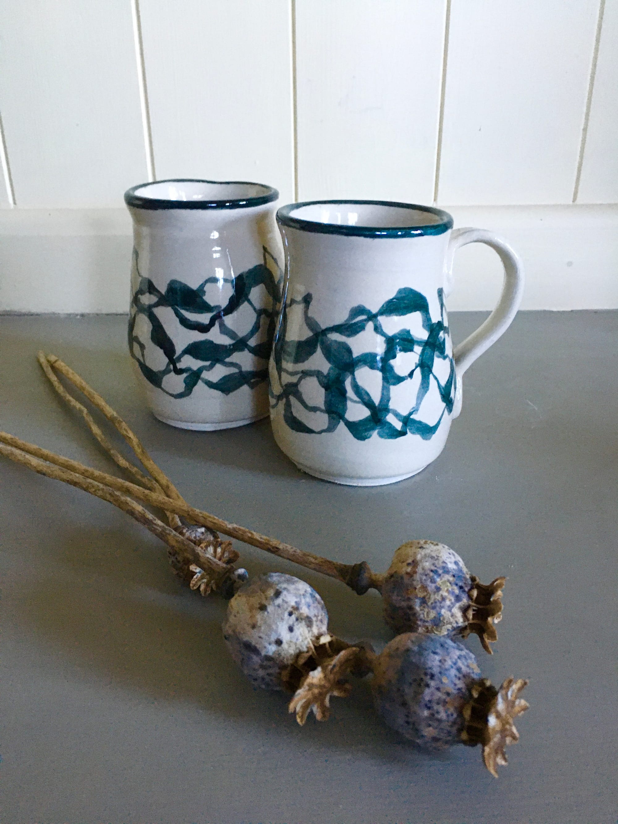 Dark blue waves mugs