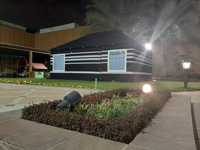 خيام بهيكل حديدي قابل للفك