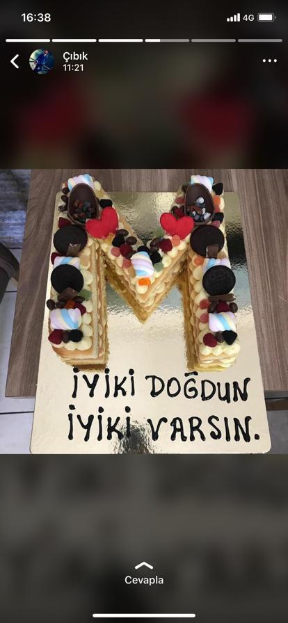 M Harfi Şeklinde Yaş Pasta