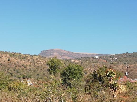 Phakwe (uNombheje) nezintaba zawo - MaBomvini
