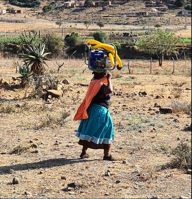UMama ethwele injini yokudonsa amanzi
