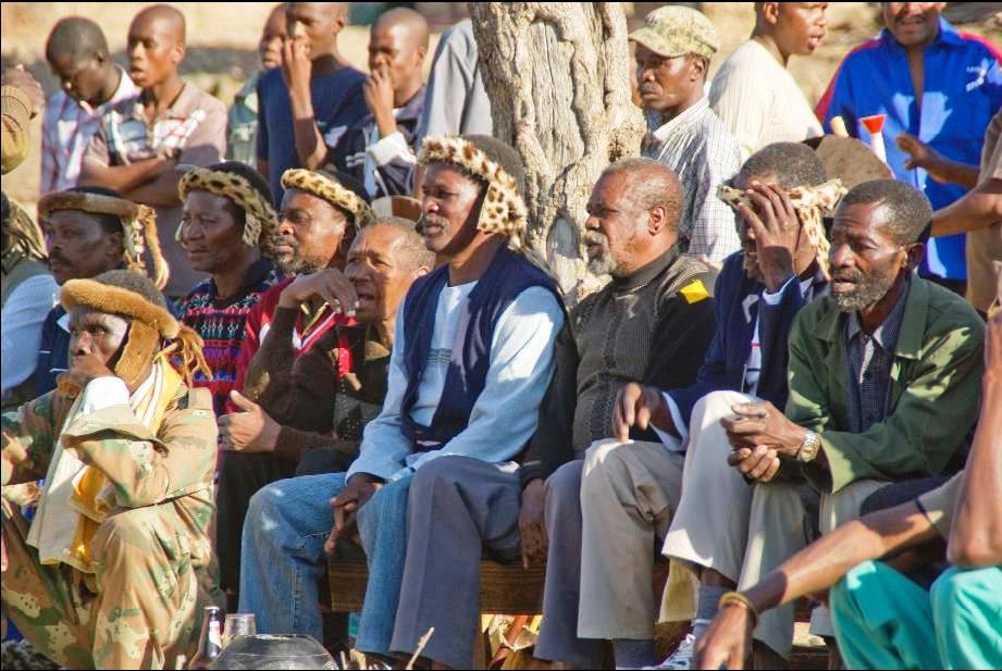 Amadoda ebukele udwendwe eMashunka, baThenjini