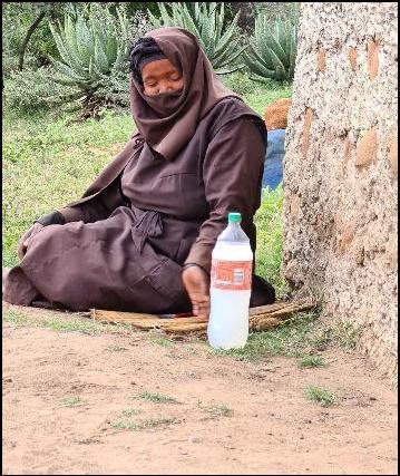 UMama eze emhlanganweni wemfuyo, Machunwini