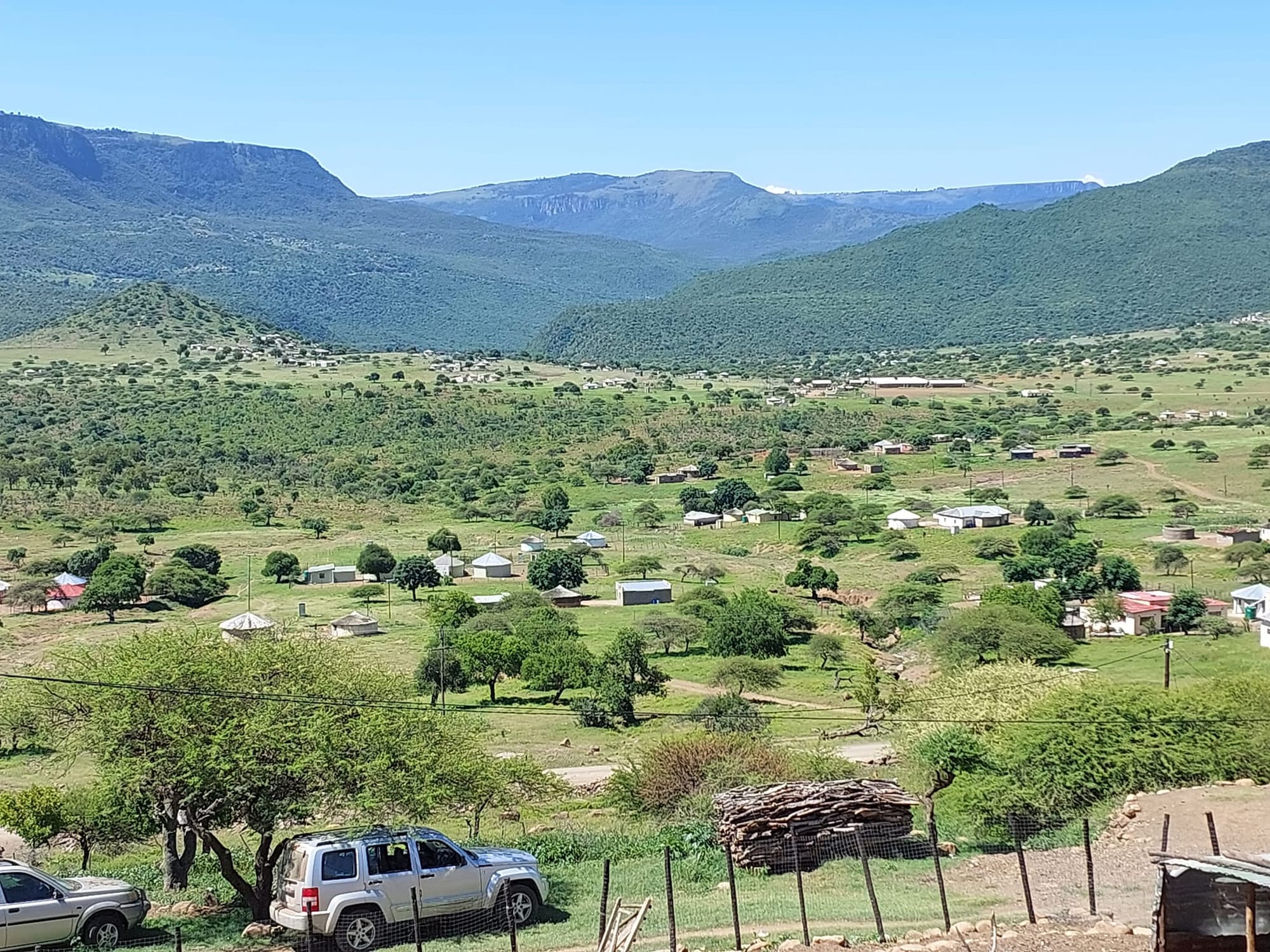 Mfiliseni Magubane: "Ntaba zangakithi ziiiiiiiiiiiinhle, zinamagama njengabantu..." - KuseNhlungwane la, uMkhuphula isigodi - Mabomvini