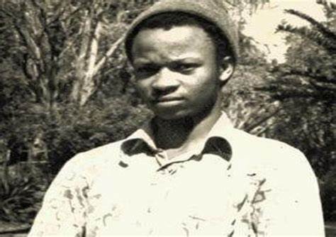 TSIETSI MASHININI LECTURES TODAY'S YOUTH ON HOW TO LIBERATE THEMSELVES