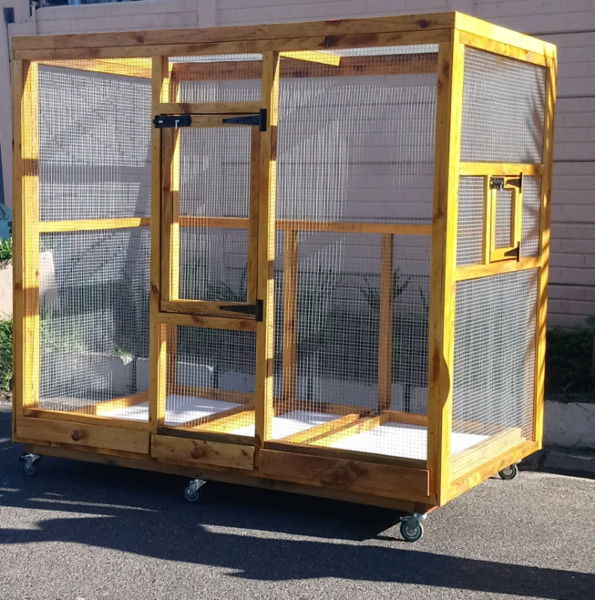 Bird aviary on wheels