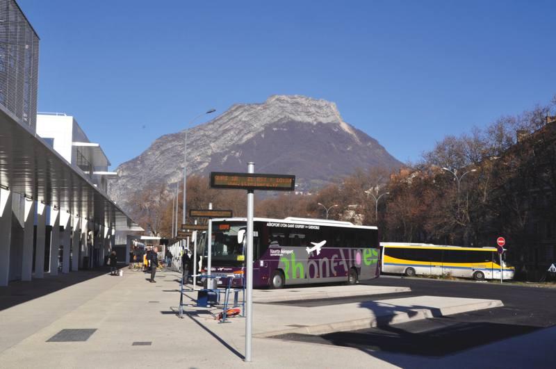 GARES ROUTIERE & SNCF >> BOURG D'OISANS