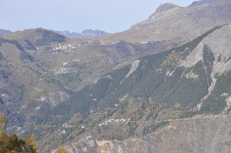 "Les Villages Perchés" Villard Reymond