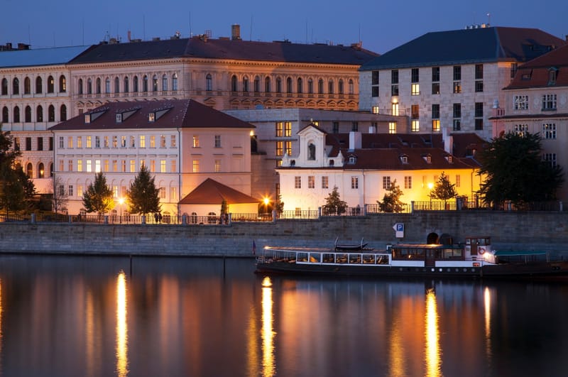 מדריך המלונות של פראג 2025