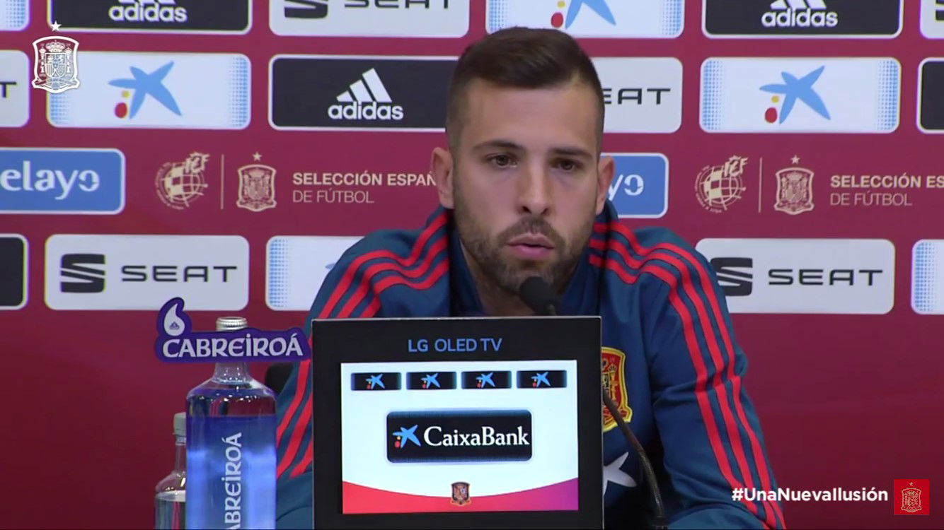 Pregunta a Jordi Alba en Rueda de Prensa tras su vuelta a la selección