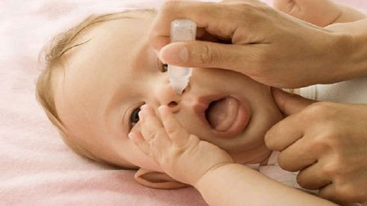 Chữa ngạt mũi cho bé bằng tinh dầu tràm có hiệu quả không?