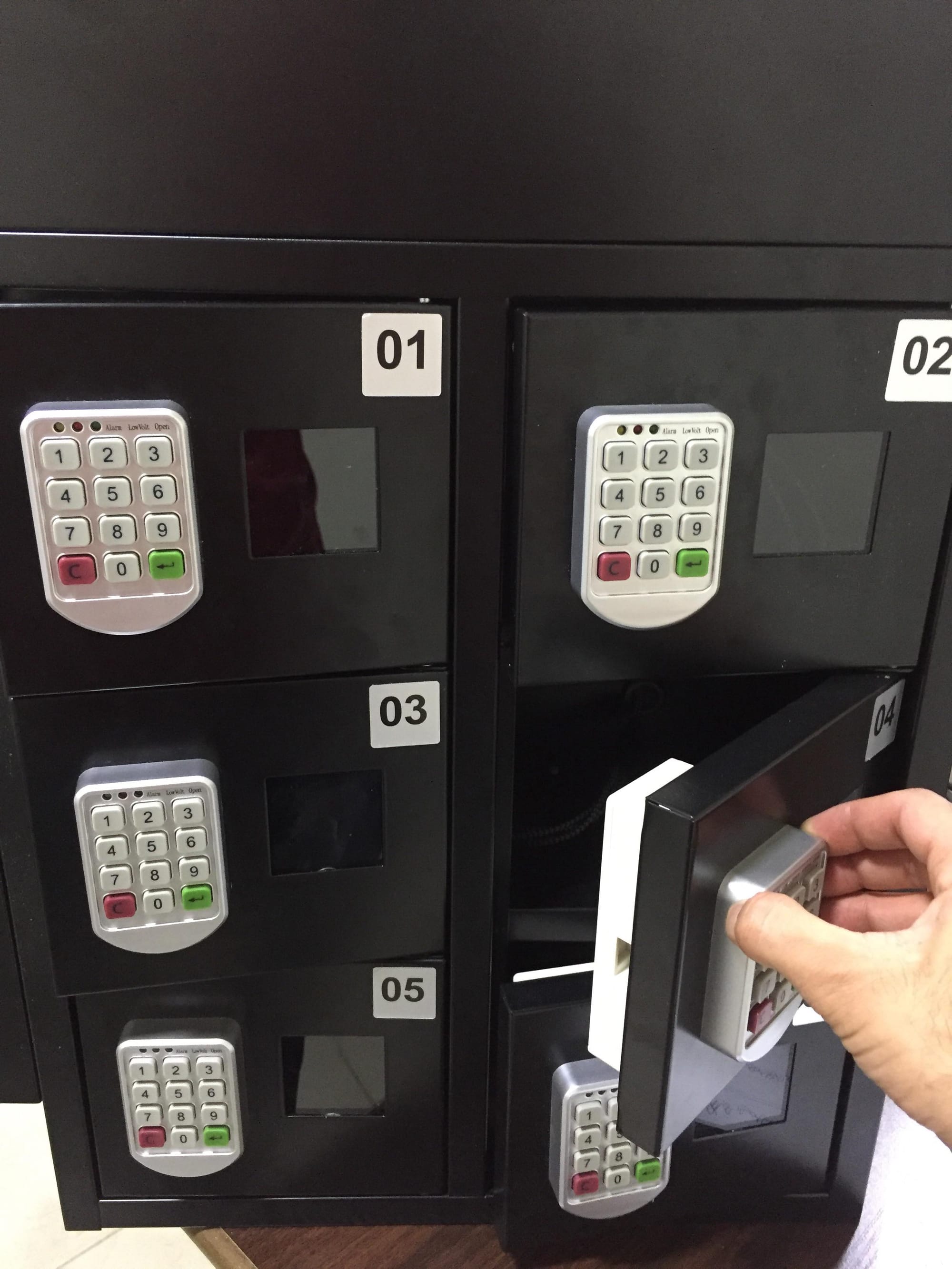 Vending mobile charging station. product thumbnail 14