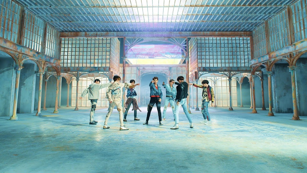 BTS- 'Fake Love'