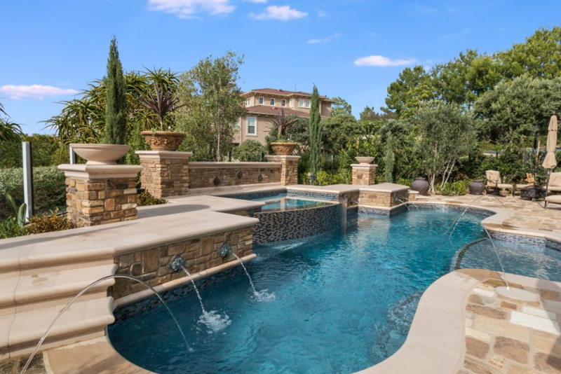 All about Swimming Pool Builders