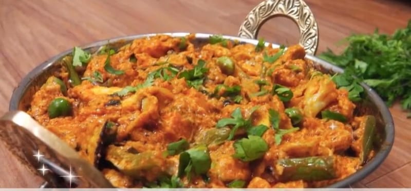 Creamy Mixed Vegetable curry & Garlic Naan