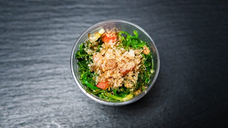 Wakame salāti ar sezama mērci
