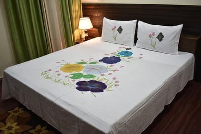 3 Proven Tips On How to Stop Your Cat From Peeing on Bed Sheets