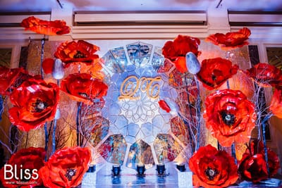 Luxury Wedding Decoration Vietnam With Shades And Tones of Redred