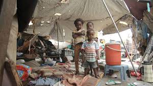 La pobreza: causa y moderadora de problemas del desarrollo humano