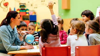 Estrategias esenciales de enseñanza y enseñar a pensar image