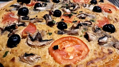 Pizza Saudável  (vegana sem queijo e sem glúten e com todo o sabor 😊)