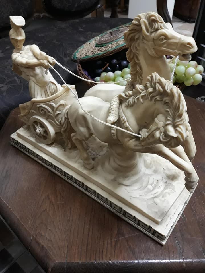 Marbre Statue superbe sculpture vtg soldat romain +2 chevaux, marbre signé...