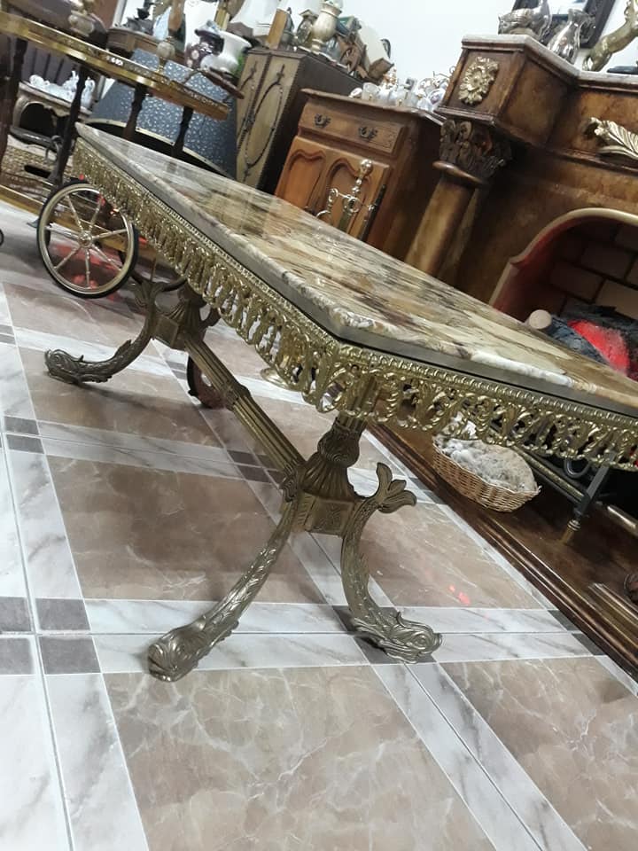 Table Basse En Cuivre Sculpté ,Table Basse En Marbre..