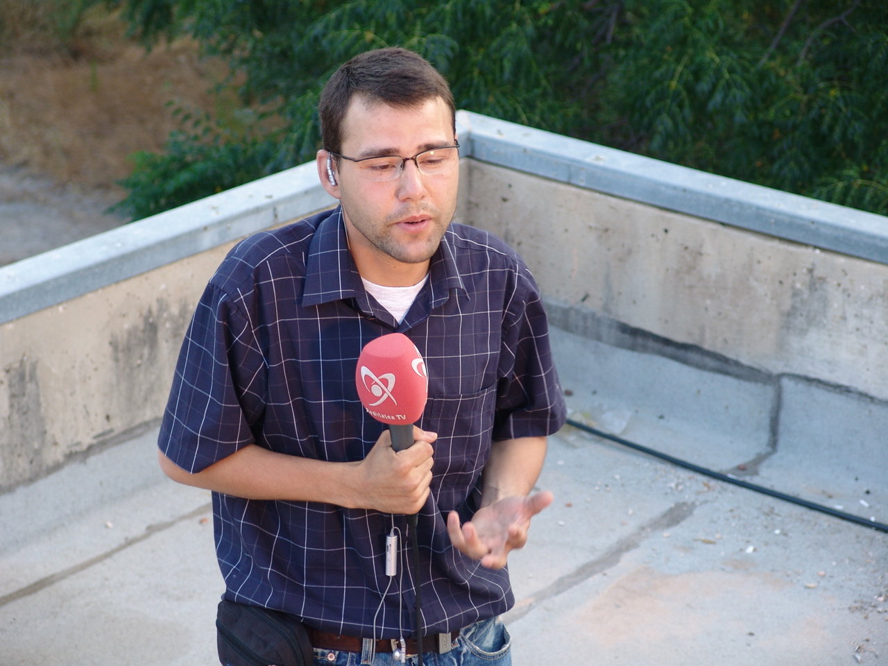 כתב הטלוויזיה הרומנית בשידור חי