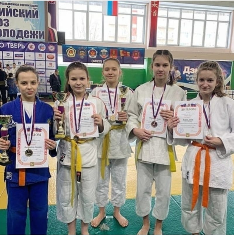 Защитницы отечества