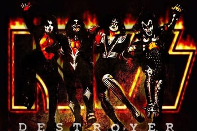 A KISS of History image