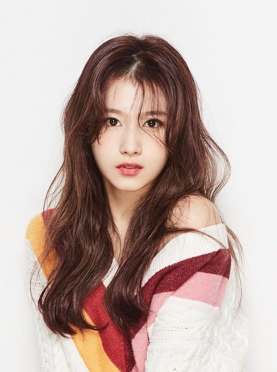 Minatozaki Sana (湊崎 紗夏)