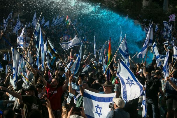 Israel in Political and Economic Tumult; Doctors Strike, Stocks Tumble