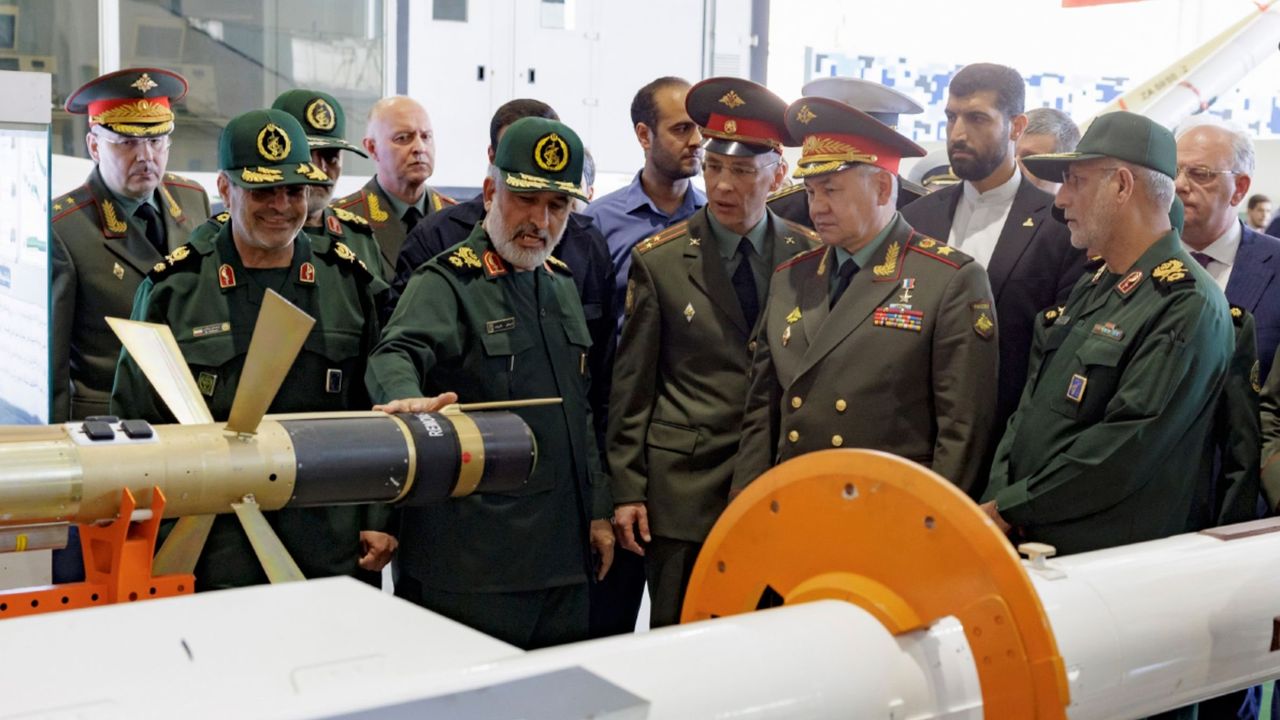 USA WARNS that Iran is weighing Transferring Short Range Missile to Russia.