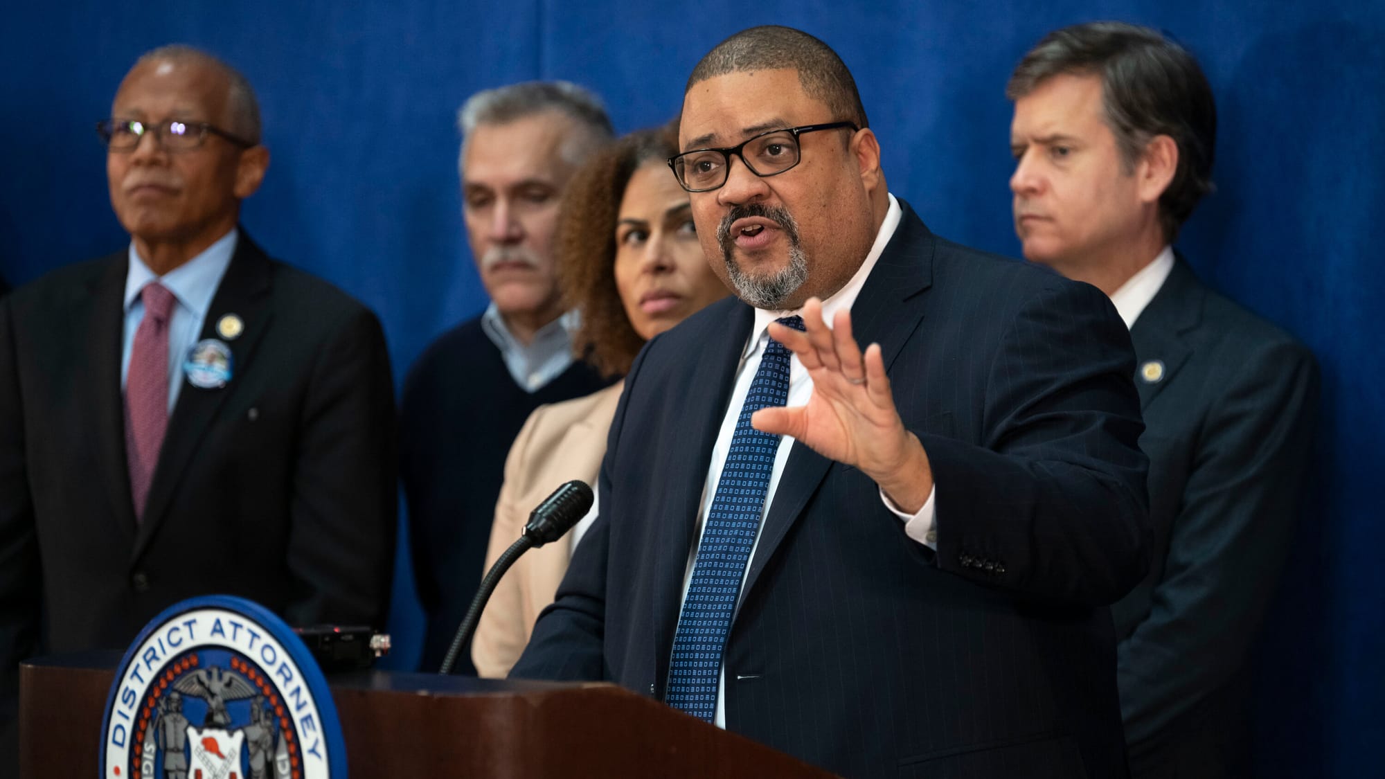 NEWYORK PROSECUTOR SEEKS TRUMP GAG ORDER JURY PROTECTIONS AHEAD OF 1ST CRIMINAL TRIAL.