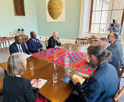 THE BRITISH,VICTORIA AND ALBERT MUSEUMS RETURN ASANTE OBJECTS OF 1874 TO GHANA.