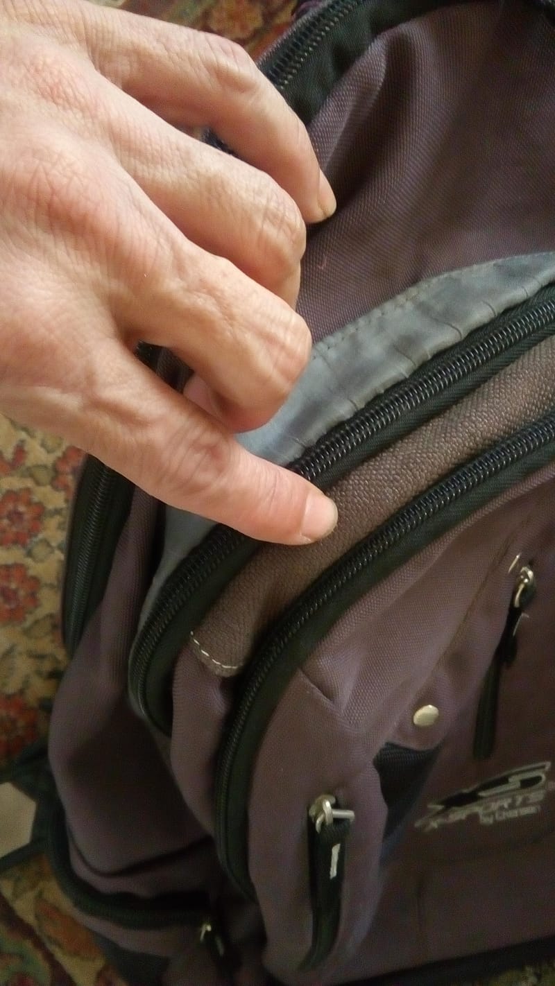 Troca de tecido de mochilas e bolsas.