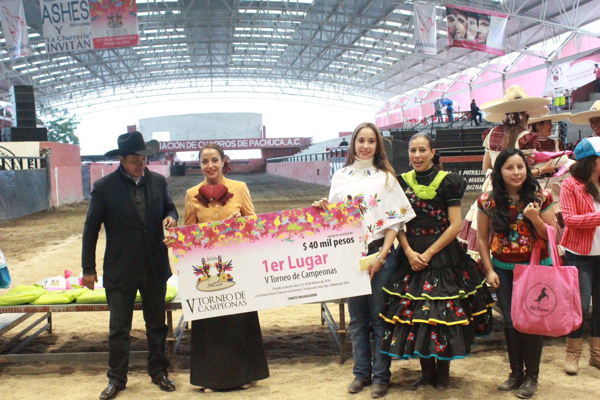 Villa Oro y Erika Abundez Campeonas