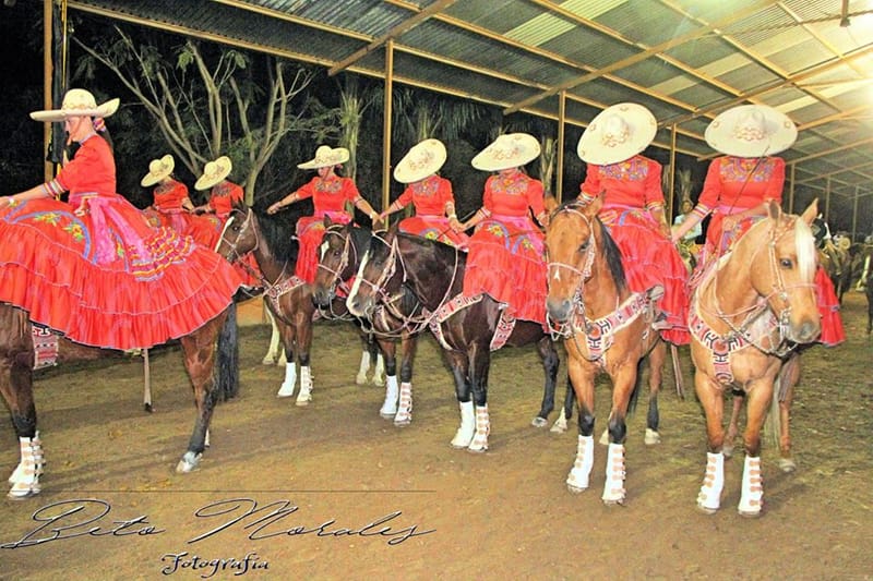 RECONOCIMIENTO A CHARRA VILLA ORO EN SAN JUAN DEL RÍO.