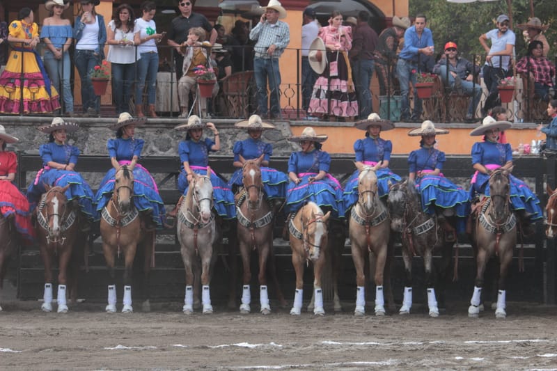RANCHO EL ENCANTO DEBUTO EN EL PEDREGAL.