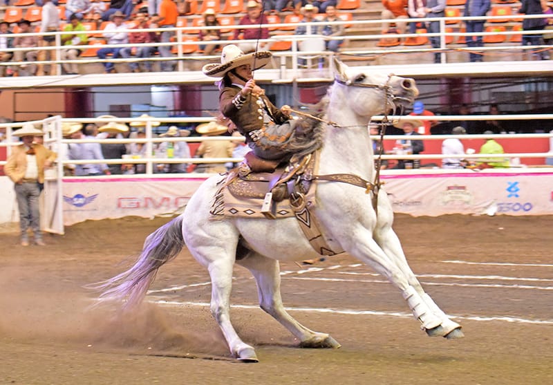 La escaramuza Charra de Grupo Xicuco se mete a la pelea en la semifinal femenil