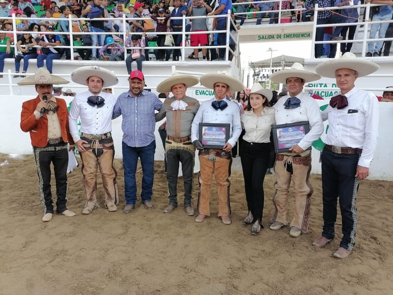 Ordoñez, con Banderas Desplegadas