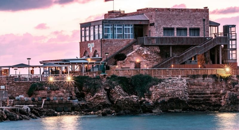 מסעדה בנמל לימאני