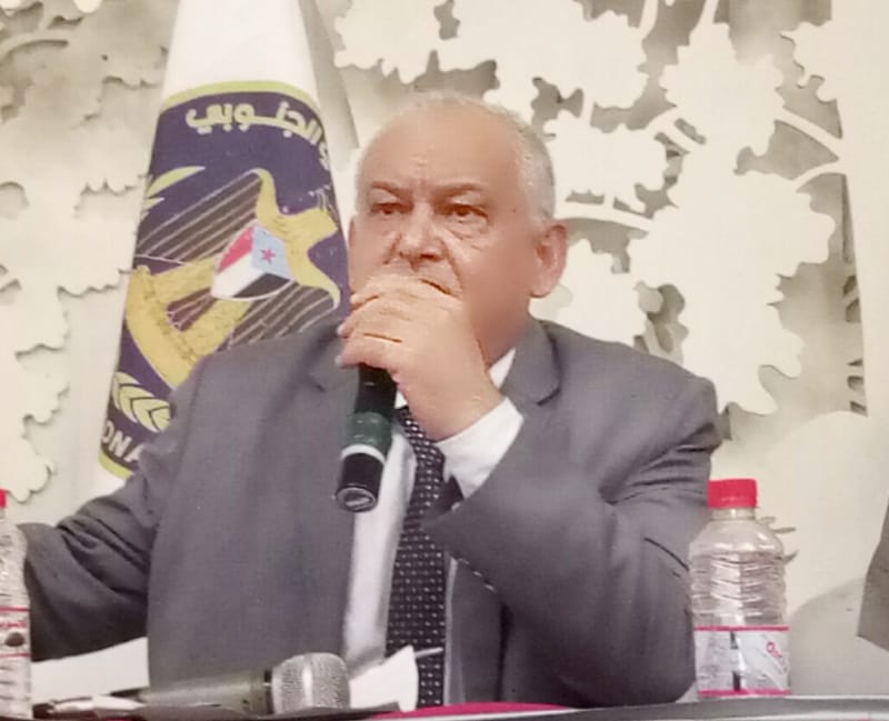 الوالي يدعو قيادات  انتقالي العاصمة عدن الى تبني خطاب التآخي والتقارب والالفة بين فئات وشرائح المجتمع الجنوبي ونبذ الشقاق
