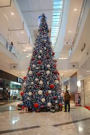 PLAZAS Y CENTROS COMERCIALES