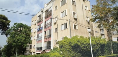 מוסדות חינוך, פארק, קרבה לרכבת או חניה צמודה? מה באמת משפיע על ערך הדירה שלכם, ובכמה