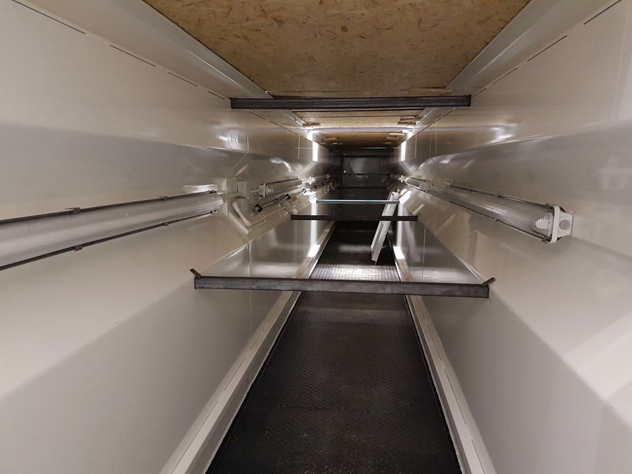 Pit bars prevents any distortion during concrete pouring.