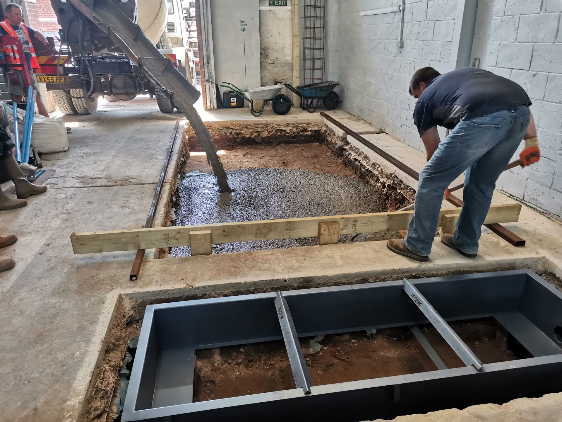 Pour concrete 250mm C30 concrete with mesh. (Note Brake Tester subframe)