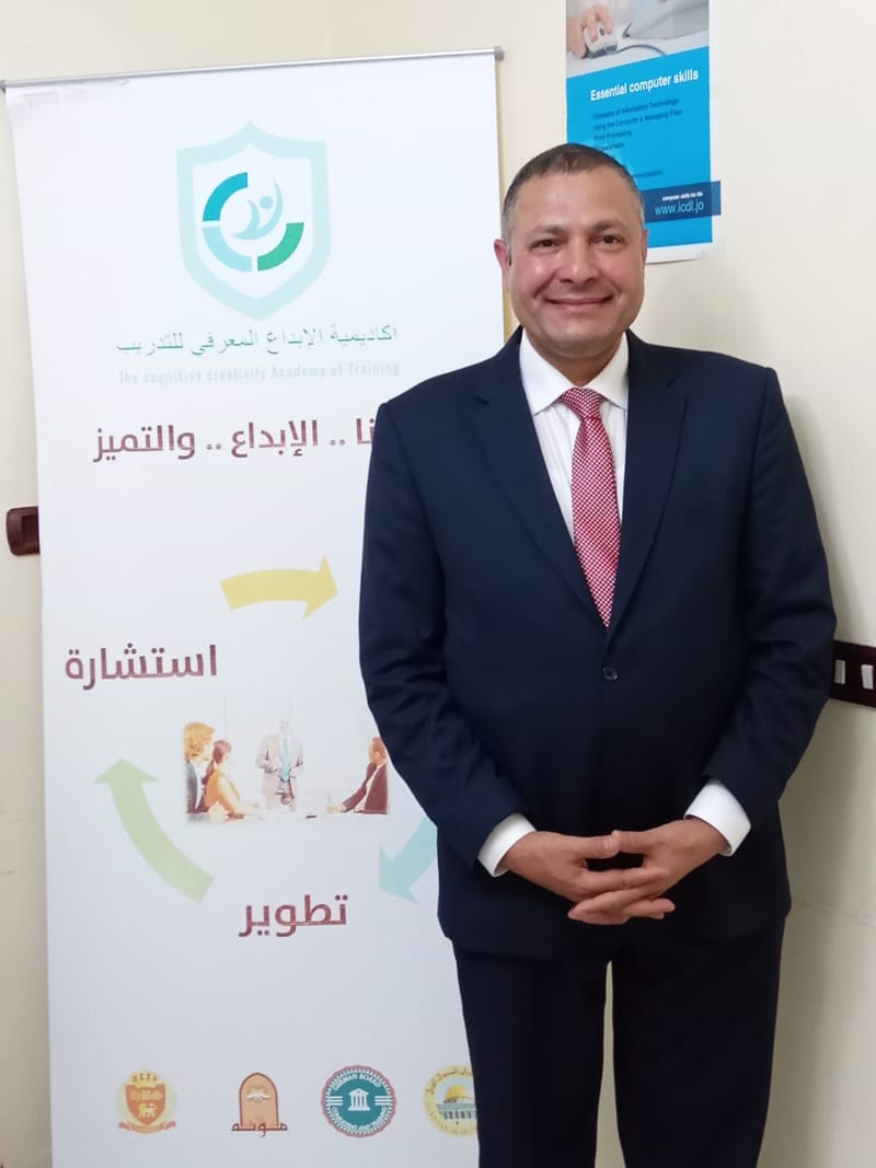 الدكتور أبو الفضل عبده خبير جودة التدريب والتعليم المهني والتقني يزور مقر الأكاديمية في محافظة الكرك