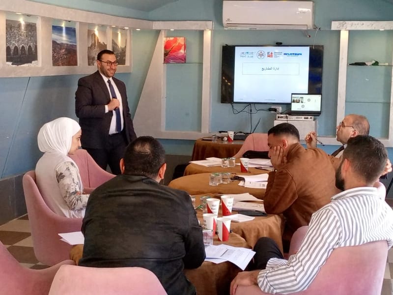 الأكاديمية تشارك في تنفيذ برنامج تدريب حول إدارة المشاريع لمتطوعي مؤسسة إنجاز في محافظة الكرك